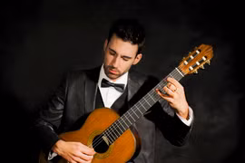 Nghệ sỹ guitar nổi tiếng Thierry Bégin-L sẽ xuất hiện trên sân khấu Hà Nội vào ngày 6/4 trong đêm nhạc “La ventura.” (Ảnh: Nguyễn Hồng/Vietnam+)