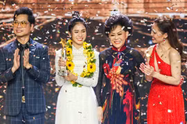 Phương Ý giành ngôi vị quán quân Thần tượng bolero 2019. (Ảnh: BTC)