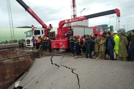 Sự việc xảy ra khiến năm nạn nhân thương vong. (Ảnh: CTV Thiên Tuấn/Vietnam+)