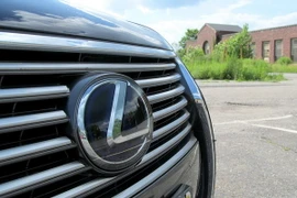 Lexus sẽ không sản xuất xe có giá dưới 30.000 USD