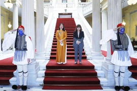 Phó Chủ tịch nước Võ Thị Ánh Xuân và Tổng thống Hy Lạp Katerina Sakellaropoulou. (Ảnh: Phương Hoa/TTXVN)