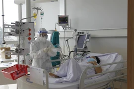 Bộ Y tế thành lập 3 đoàn kiểm tra công tác thu dung, điều trị COVID-19