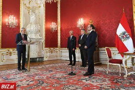 Thủ tướng mới của Áo Alexander Schallenberg tuyên thệ nhậm chức