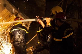 Thăm hỏi, hỗ trợ gia đình người bị nạn trong vụ cháy nhà tại Thanh Hóa