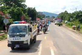 COVID-19: Hỗ trợ người dân từ các tỉnh, thành phía Nam về quê an toàn