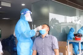 Ttruy vết các trường hợp liên quan đến các ca mắc COVID-19. tại Thanh Hóa. (Ảnh: Hoa Mai/TTXVN)
