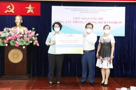 Thành phố Hồ Chí Minh tiếp nhận ủng hộ chống COVID-19 từ doanh nghiệp