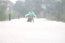 Quảng Trị nước sông đang lên, di dời hàng trăm hộ dân tránh lũ