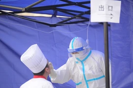 Trung Quốc: Bắc Kinh phong tỏa nhiều địa điểm để phòng dịch COVID-19