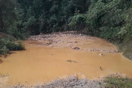 Sạt lở tại km 21+450 xã Thu Lũm đi cửa khẩu U Ma Tu Khoòng, thuộc bản U Ma, xã Thu Lũm, huyện Mường Tè, Lai Châu. (Ảnh: TTXVN phát)