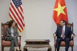 Thủ tướng Phạm Minh Chính tiếp Bộ trưởng Thương mại Hoa Kỳ. (Ảnh: Dương Giang/TTXVN)