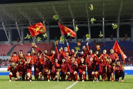 Đây là lần thứ 2, đội tuyển bóng đá nữ Việt Nam giành liên tiếp 3 Huy chương Vàng SEA Games. (Ảnh: Hoàng Linh/TTXVN)