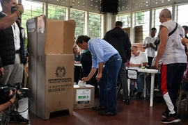 Một điểm bầu cử Tổng thống ở Medellin, Colombia, ngày 29/5. (Ảnh: AFP/TTXVN)