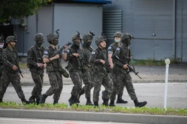 Binh sỹ Hàn Quốc tuần tra tại Inje gần biên giới phía Đông Bắc nước này. (Ảnh minh họa: AFP/TTXVN)