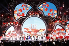 Chương trình nghệ thuật tại Lễ hội Hoa Phượng Đỏ - Hải Phòng 2022. (Ảnh: Doãn Tấn/TTXVN)