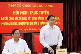 Trưởng ban Tổ chức Trung ương Phạm Minh Chính phát biểu chỉ đạo Hội nghị. (Ảnh: Phương Hoa/TTXVN)