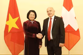 Phó Chủ tịch nước Đặng Thị Ngọc Thịnh hội kiến Tổng thống Liên bang Thụy Sỹ Ueli Maurer. (Ảnh: Phương Hoa/TTXVN)