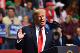 Tổng thống Mỹ Donald Trump trong cuộc vận động bầu cử cho đảng Cộng hòa tại McKenzie Arena, Chattanooga, Tennessee ngày 4/11/2018. (Ảnh: AFP/ TTXVN)