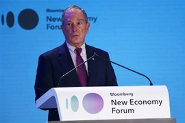 Ông Michael Bloomberg phát biểu tại Diễn đàn Kinh tế mới, Singapore ngày 6/11/2018. (Ảnh: AFP/ TTXVN)