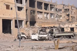 Cảnh đổ nát ở thành phố Deir Ezzor, Đông Syria sau các cuộc xung đột ngày 4/11/2017. (Ảnh: AFP/ TTXVN)