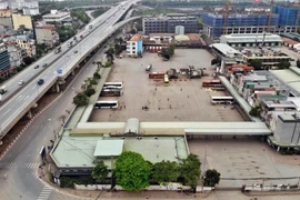 Quang cảnh bến xe Nước Ngầm dừng hoạt động theo Chỉ thị 16/CT-TTg. (Ảnh: Danh Lam/TTXVN)