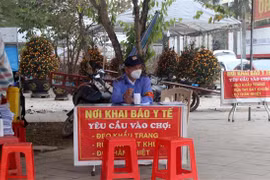 Một chốt phòng chống dịch bệnh phòng chống dịch COVID-19 tại thành phố Thanh Hóa. (Ảnh: Nguyễn Nam/TTXVN)