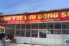 Trạm Y tế lưu động số 2 Cụm công nghiệp Phú Chánh (phường Phú Chánh, thị xã Tân Uyên, tỉnh Bình Dương. (Ảnh: TTXVN phát)