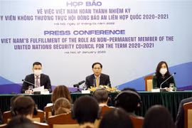 Bộ trưởng Ngoại giao Bùi Thanh Sơn trao đổi với phóng viên, đại diện các cơ quan thông tấn, báo chí về việc Việt Nam hoàn thành nhiệm kỳ Ủy viên không thường trực Hội đồng Bảo an Liên hợp quốc nhiệm kỳ 2020-2021. (Ảnh: Lâm Khánh/TTXVN)