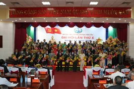 Ban Chấp hành Đảng bộ tỉnh Bình Phước khóa X ra mắt tại Đại hội. (Ảnh: Nguyễn Văn Việt/TTXVN)