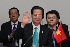 Thủ tướng Nguyễn Tấn Dũng tại buổi đối thoại. (Ảnh: Đức Tám/TTXVN)