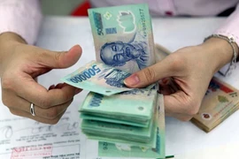 Tăng 5% mức lương cơ sở cho cán bộ, công chức từ tháng 5/2016