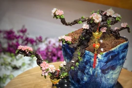 Độc đáo những cây mai, đào, bánh chưng làm từ kem bơ