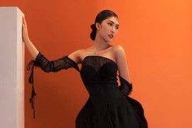 [Photo] Hoa hậu Tường Linh 'lột xác' sau một năm nhiều vấp ngã