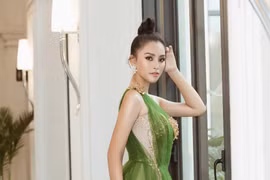Tiểu Vy diện đầm công chúa trở thành đại sứ du lịch của Quảng Bình