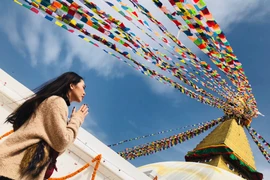 [Photo] Thời trang đi 'du lịch khắp thế gian' của Hoa hậu Tường Linh