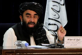 Phát ngôn viên Taliban Zabihullah Mujahid công bố các thành viên trong Chính phủ mới ở Afghanistan, tại Kabul ngày 7/9. (Ảnh: THX/TTXVN)