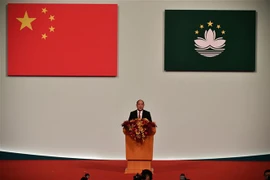 Trưởng khu hành chính đặc biệt Macau Hạ Nhất Thành tuyên thệ nhậm chức nhiệm kỳ 5 tại Macau ngày 20/12/2019. (Ảnh: AFP/TTXVN)
