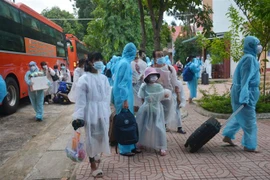 Đón công dân đặc biệt khó khăn từ các địa phương có dịch. Ảnh minh họa. (Ảnh: Hoài Thu/TTXVN)