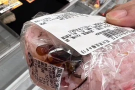 Nhật Bản: Cả ngàn nắm cơm bị thu hồi sau sự cố cơm nắm lẫn xác gián