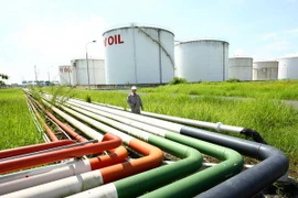 Nhiều yếu tố gây sức ép lên thị trường xăng dầu cuối năm
