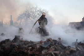 EU chính thức trừng phạt các quan chức Lugansk và Donetsk