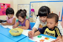 Trẻ khuyết tật có thể nhập học mầm non cao hơn 3 tuổi với quy định