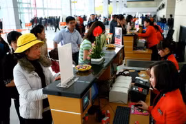 Hải quan Nội Bài siết chặt chống buôn lậu qua đường hàng không