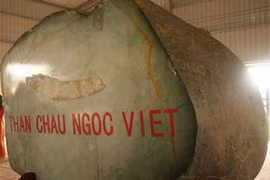 Viên ngọc nặng 35 tấn. (Ảnh:Báo Dân trí)