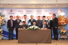 Đai diện Petrovietnam và liên danh Marubeni - WTO ký kết thỏa thuận khung hợp đồng bán khí Lô B. (Ảnh: PV/Vietnam+)