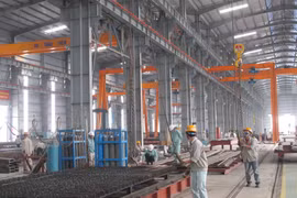 Doanh nghiệp Thép đầu tư công nghệ, đáp ứng các tiêu chuẩn cao của thị trường. (Ảnh: Xuân Quảng/Vietnam+)