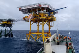 Giàn DK1 - công trình do PETROCONs thực hiện đã 32 năm góp phần giữ vững chủ quyền Tổ quốc trên thềm lục địa phía Nam. (Ảnh: Đức Duy/Vietnam+)