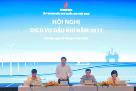 Đoàn Chủ tịch điều hành hội nghị Dịch vụ Dầu khí năm 2023 do Tập đoàn Dầu khí Việt Nam tổ chức ngày 25/8. (Ảnh: PV/Vietnam+)