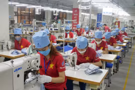 Xu thế chuyển đổi xanh trong các nhà máy của May 10. (Ảnh: Đức Duy/Vietnam+)
