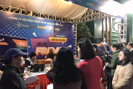 Ngày mua sắm trực tuyến thu hút đông đảo doanh nghiệp và người tiêu dùng tham gia. (Ảnh: Đức Duy/Vietnam+)